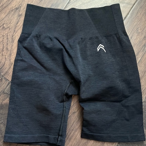 Oner Active Biker Shorts (Longer Version) - Picture 1 of 2